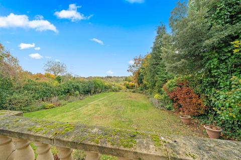 undefined, Pine Walk, Carshalton Beeches SM5
