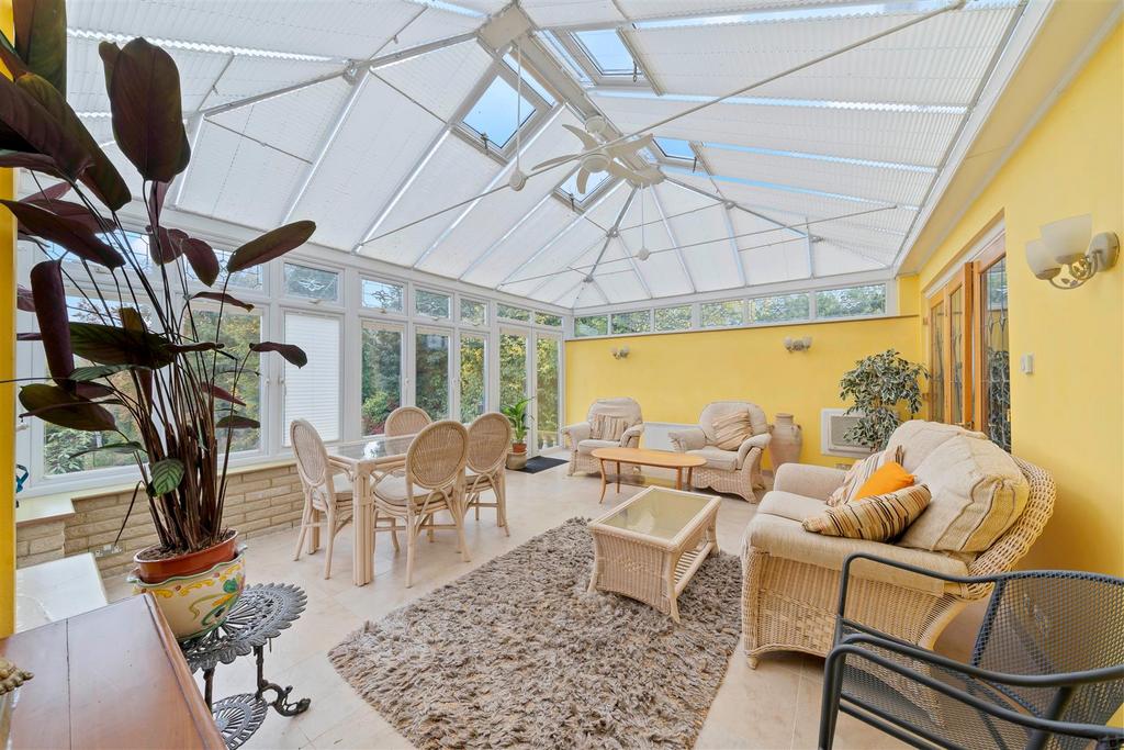 Conservatory b.JPG