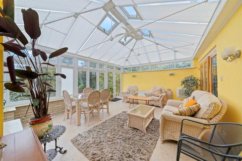 undefined, Pine Walk, Carshalton Beeches SM5