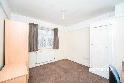 3 bedroom terraced house to rent, Newcroft Close, Uxbridge, UB8