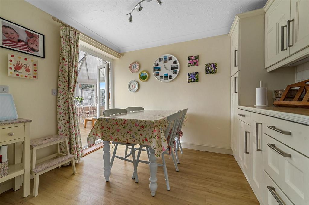 Kitchen dining room