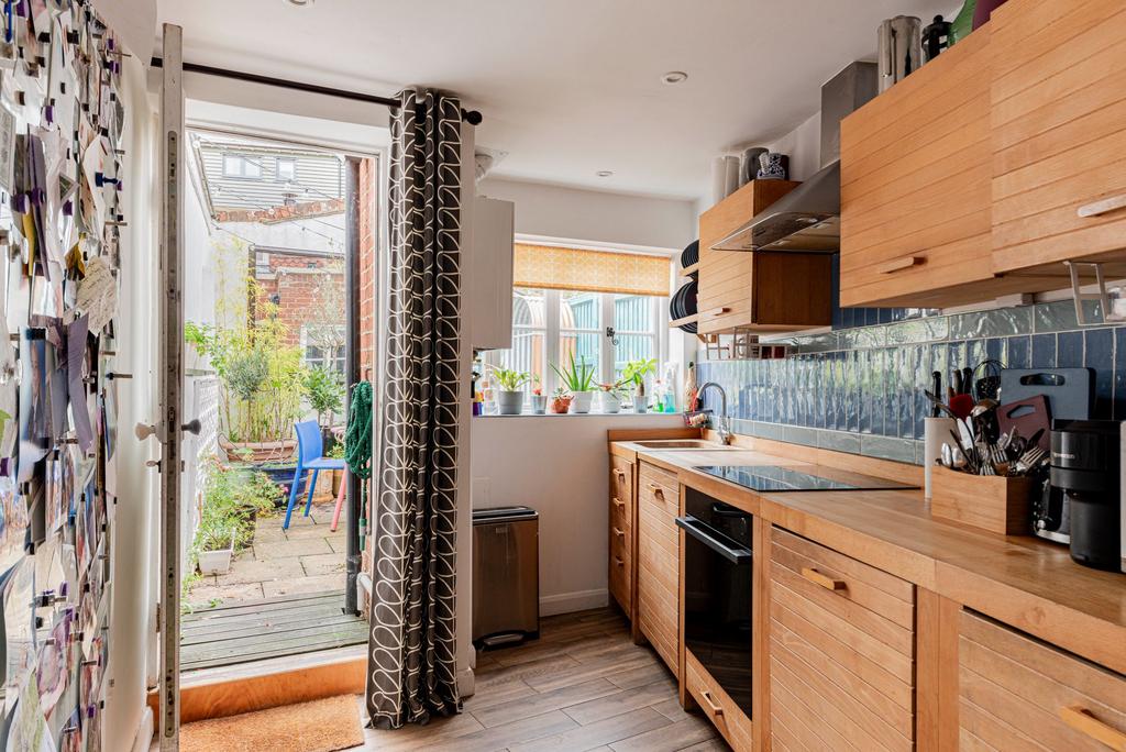 Kitchen (2)
