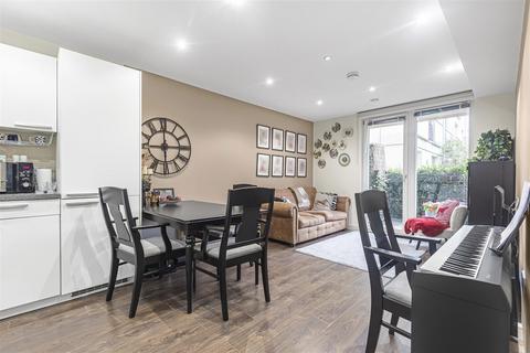Garden Road, Richmond, TW9