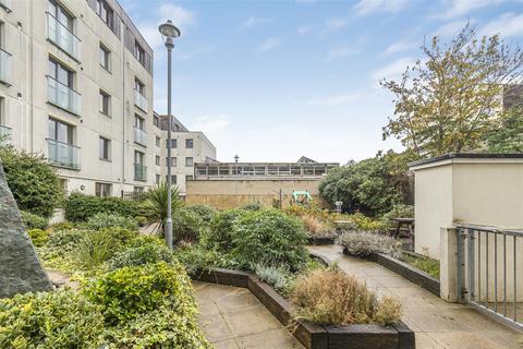 Garden Road, Richmond, TW9