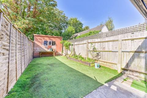 3 bedroom terraced house to rent, Parish Lane, Penge, London, SE20