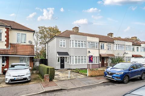 3 bedroom end of terrace house for sale, Stanley Avenue, Dagenham RM8