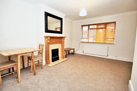 1 bedroom apartment to rent, St. Peters Road, Uxbridge, UB8