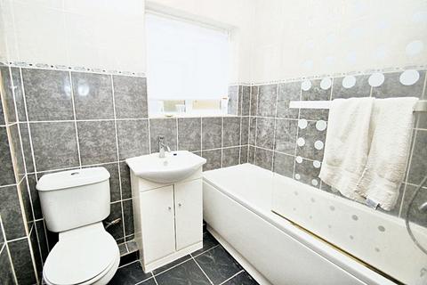 1 bedroom apartment to rent, St. Peters Road, Uxbridge, UB8