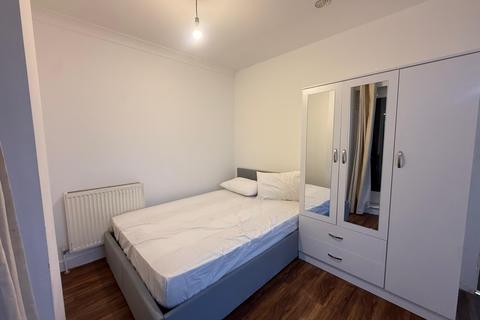 undefined, Ballinger Way, Northolt, Ballinger Way, Northolt UB5