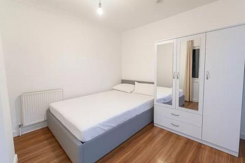 undefined, Ballinger Way, Northolt, Ballinger Way, Northolt UB5