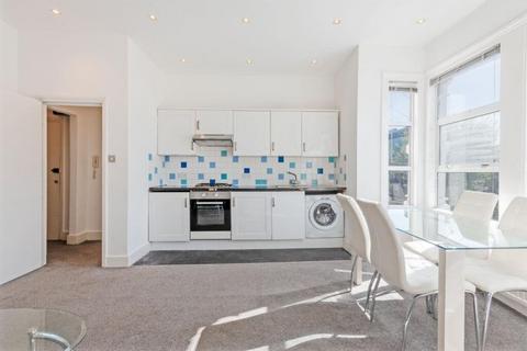 3 bedroom flat to rent, Greenhill Road, Harlesden