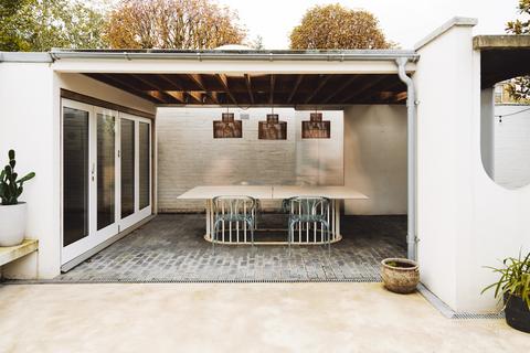 undefined, Belvedere Close, London TW11