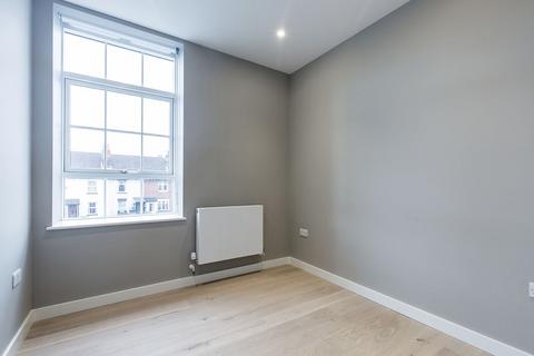 2 bedroom ground floor flat to rent, McMillan House 54-56 Cheam Common Road