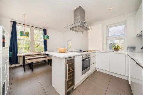 3 bedroom flat to rent, Southfield Road, London W4