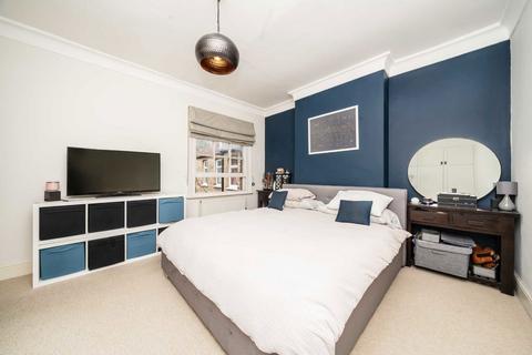 3 bedroom flat to rent, Southfield Road, London W4