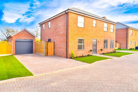 undefined, Sabre Close, Stebbing Green