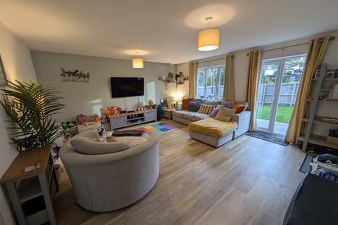 3 bedroom end of terrace house for sale, Carr Avenue, Leiston