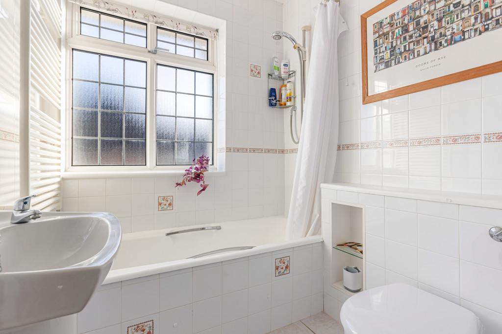A27 - 7 Maryfield Avenue Exeter - 251028