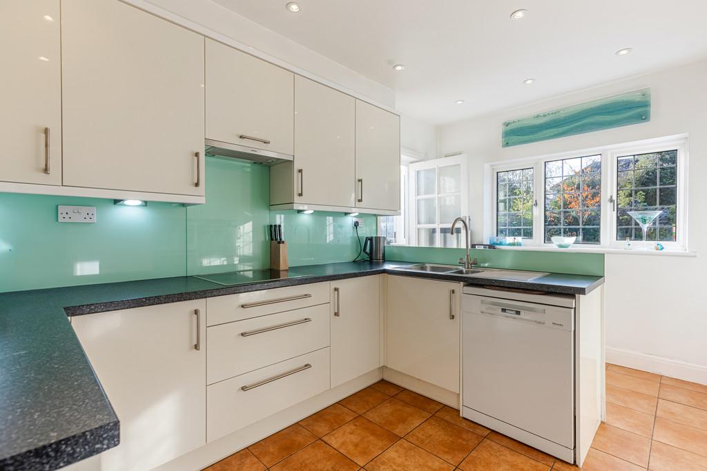 A15 - 7 Maryfield Avenue Exeter - 251028