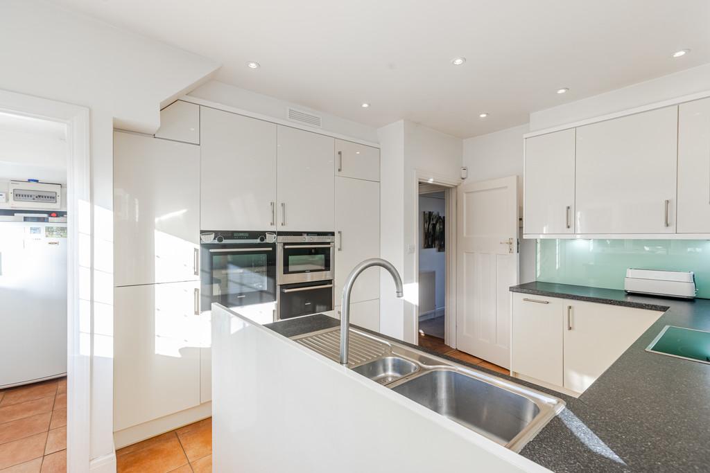 A17 - 7 Maryfield Avenue Exeter - 251028