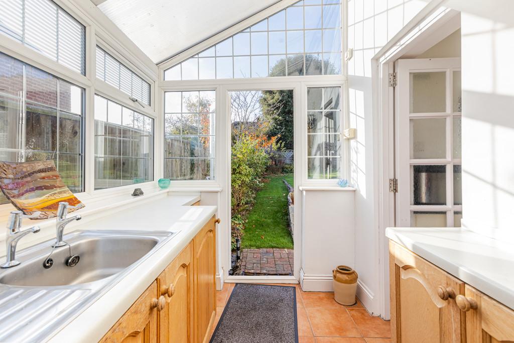 A18 - 7 Maryfield Avenue Exeter - 251028