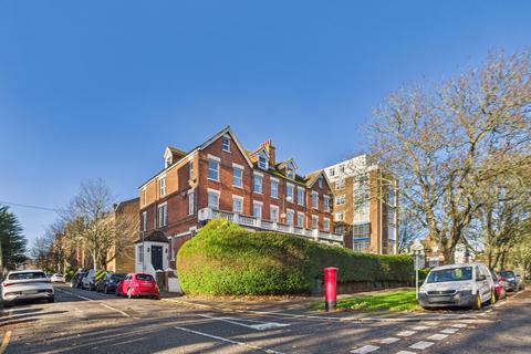 Earls Avenue, Folkestone