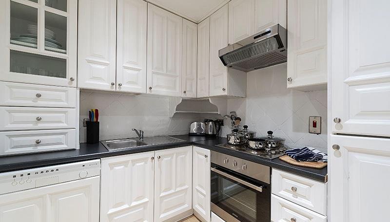 Sommerset kitchen.jpg