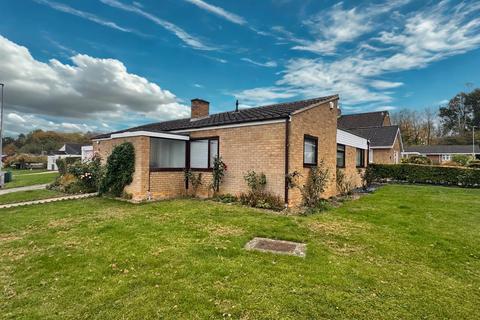 2 bedroom detached bungalow to rent, Coldermeadow Avenue, Corby NN18