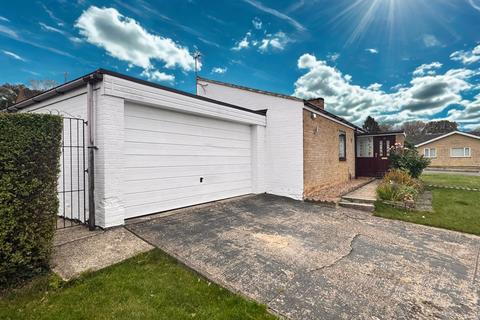 2 bedroom detached bungalow to rent, Coldermeadow Avenue, Corby NN18