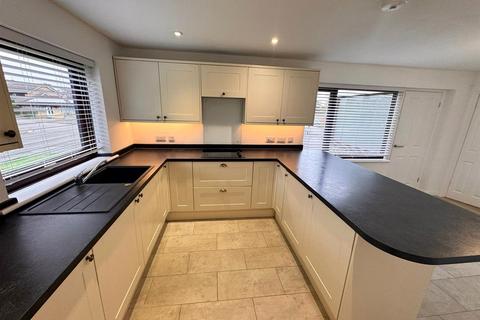 2 bedroom detached bungalow to rent, Coldermeadow Avenue, Corby NN18