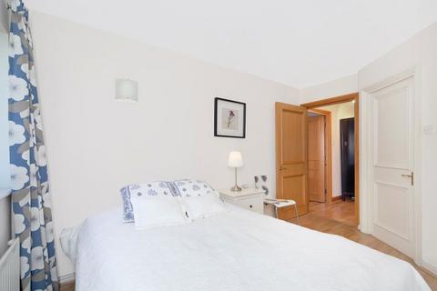 2 bedroom flat to rent, William Morris Way, London SW6