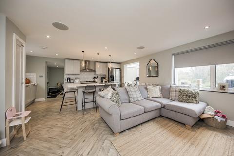 2 bedroom semi-detached house for sale, Courthope Avenue, Wadhurst