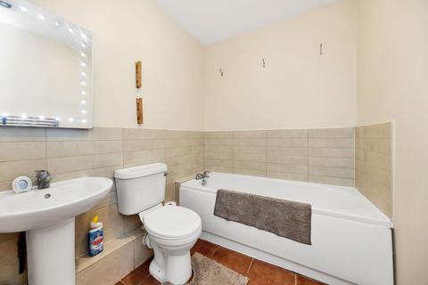 2 bedroom apartment for sale, High Street, Royston SG8