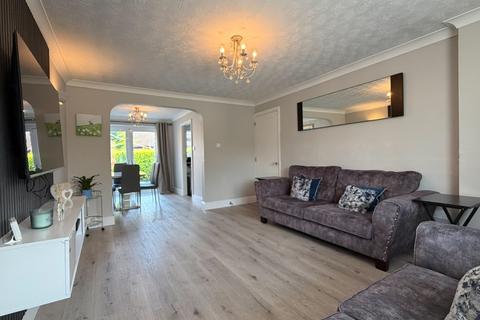 3 bedroom semi-detached house for sale, Rosebank Close, Winsford