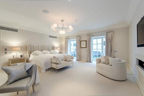 4 bedroom flat to rent, Upper Grosvenor Street, London W1K
