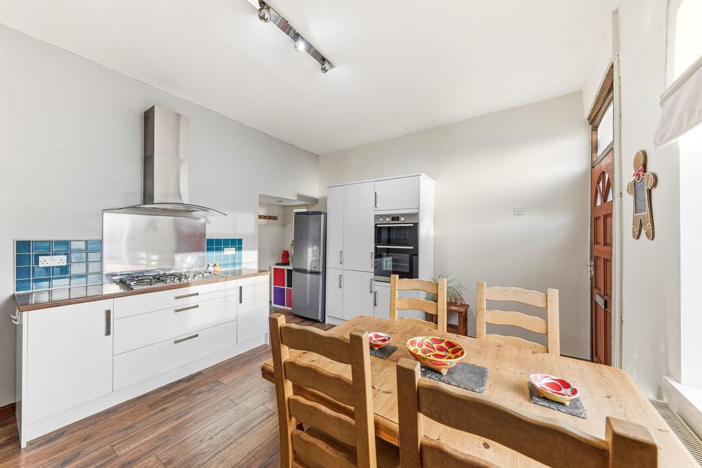 2 Donald Street-04