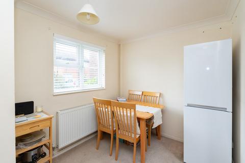 3 bedroom end of terrace house for sale, Abinger Close, North Holmwood