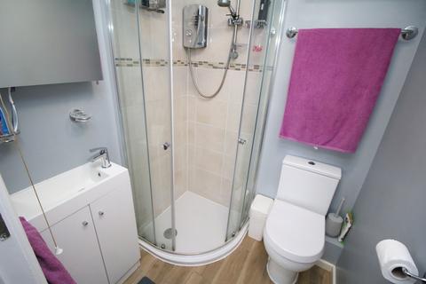 18 Aintree Close, Bedworth, CV12 8TQ