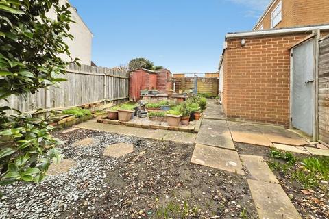 3 bedroom semi-detached house for sale, Ellingham Avenue, March PE15