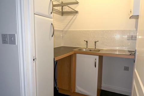 4 bedroom semi-detached house to rent, Collingwood Drive, Cambridge CB24