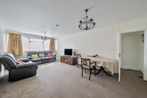 1 bedroom in a flat share to rent, St Johns Road, Harrow
