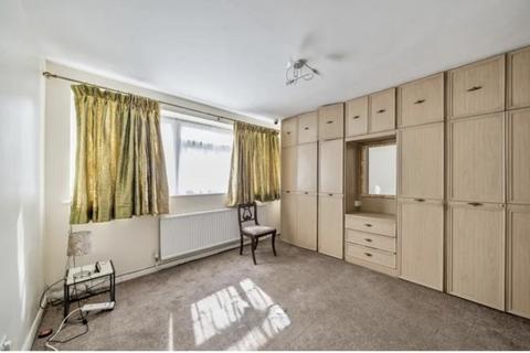 1 bedroom in a flat share to rent, St Johns Road, Harrow