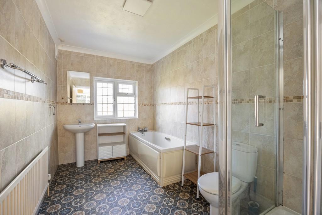 Grange Park En suite