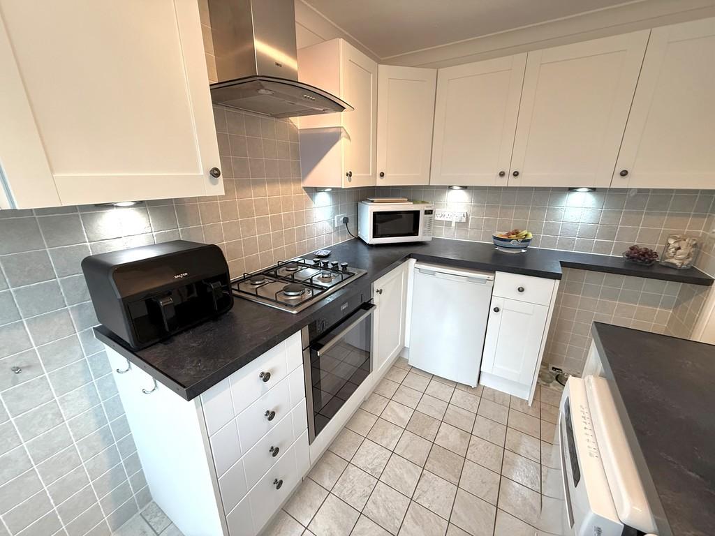 121 Mallon Dene Kitchen