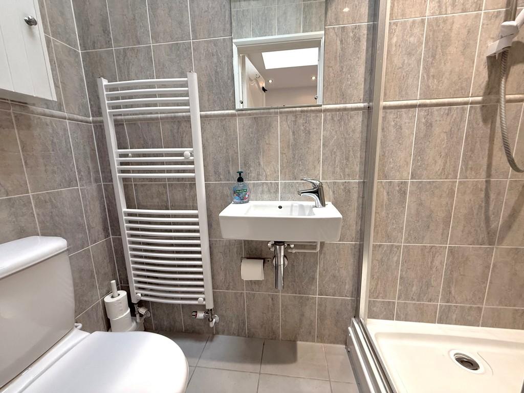121 Mallon Dene Shower Room