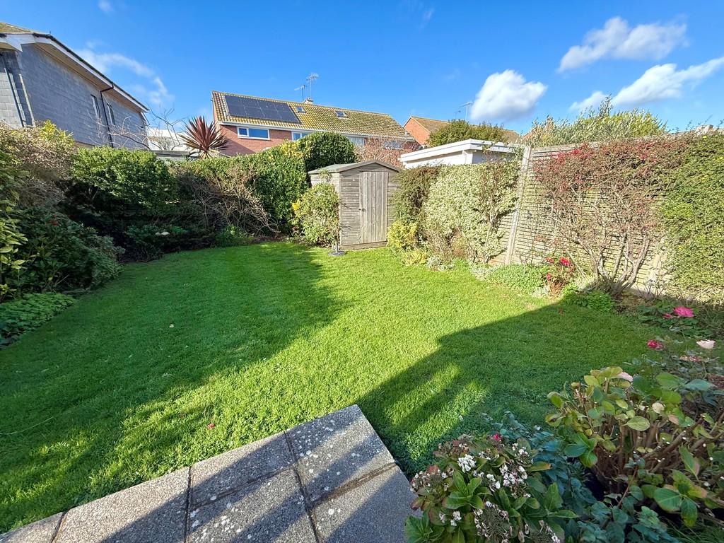 121 Mallon Dene Garden 1