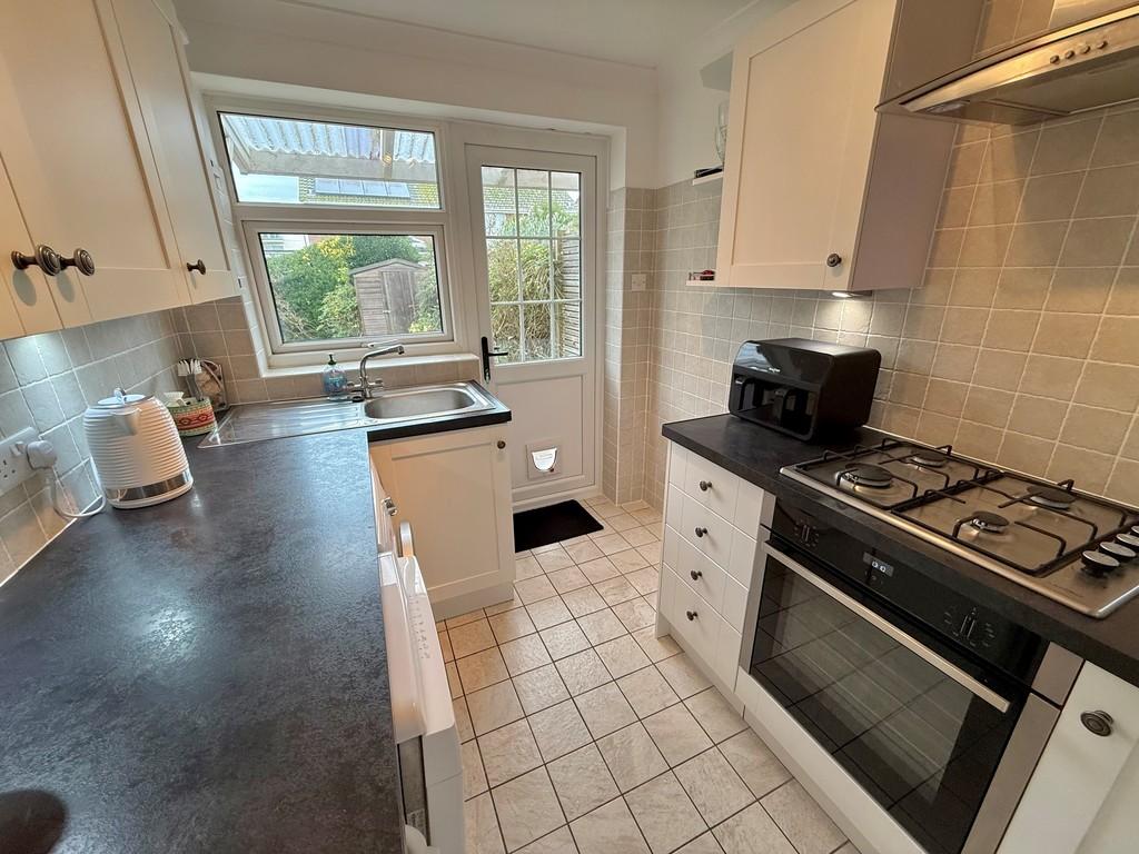 121 Mallon Dene Kitchen 1