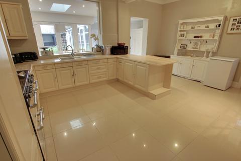 4 bedroom detached house for sale, Regent Avenue, March PE15