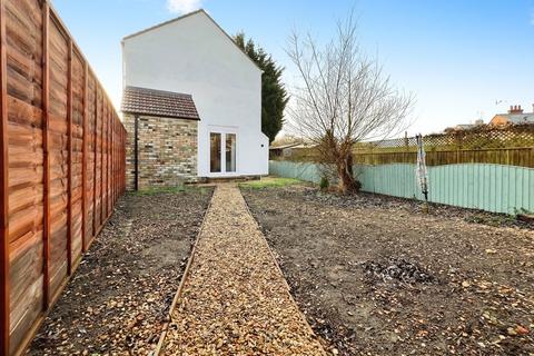 3 bedroom semi-detached house for sale, Wigstones Road, March PE15