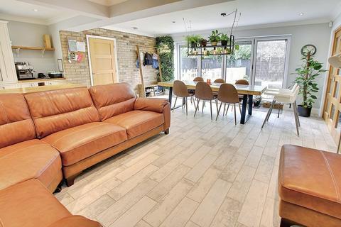 4 bedroom detached house for sale, Elwyndene Road, March PE15